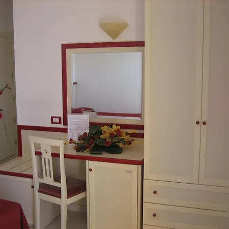 Отель Nelson Альба-Адриатика