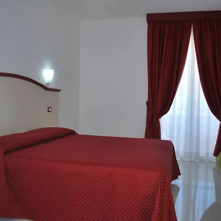 Отель Nelson Альба-Адриатика