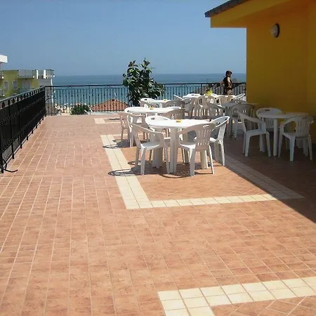 Nelson Отель 3*